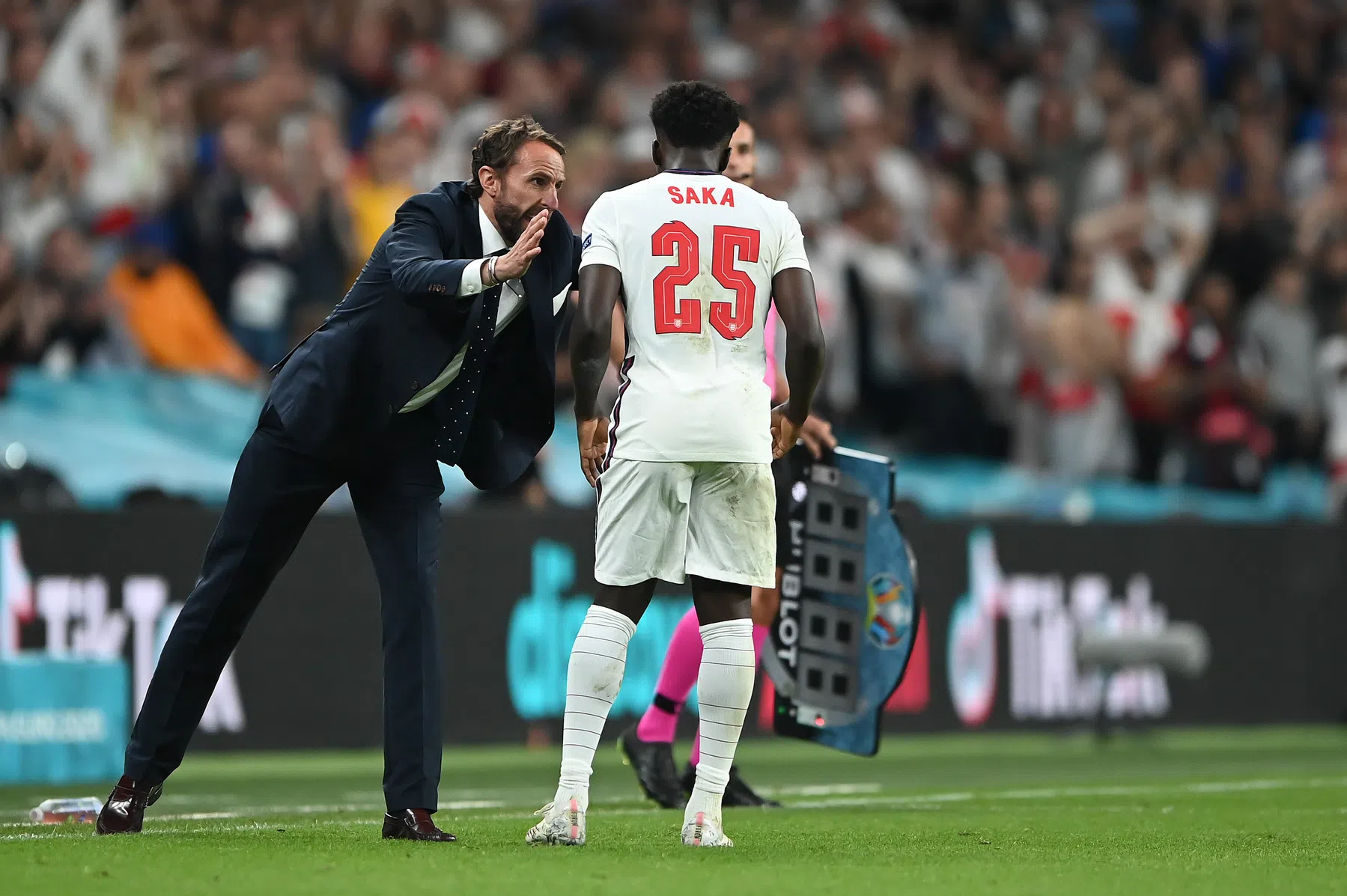 Southgate wil niet wijzen naar Hongarije: 'Wij hebben onze eigen problemen'