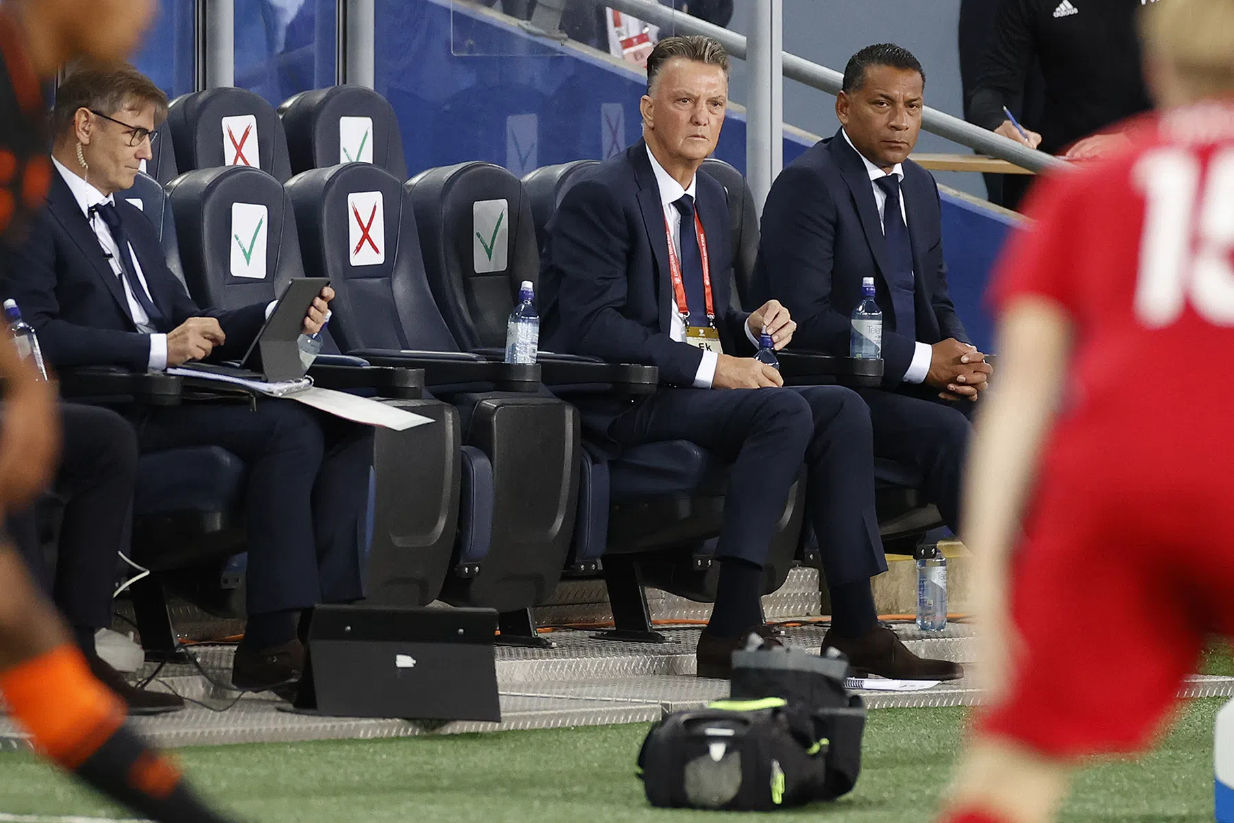 Dit viel tactisch op bij de rentree van Louis van Gaal