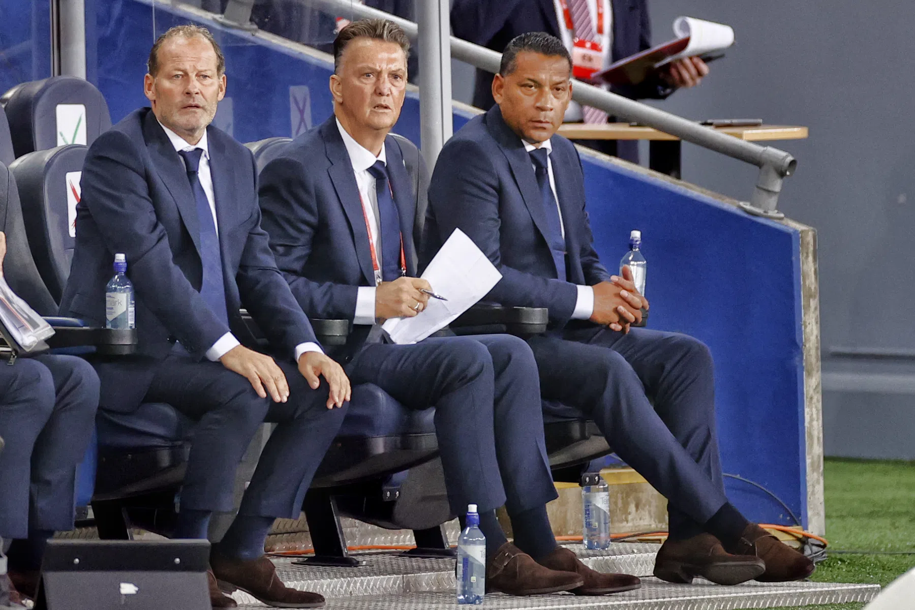 Bondscoach legt keuzes op geheel eigen wijze uit: 'Altijd goed opletten bij Van Gaal!'