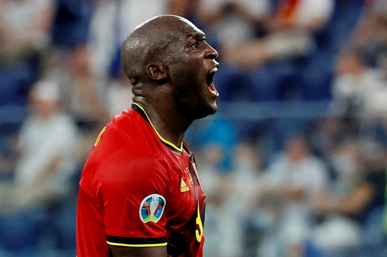 Lukaku treedt toe tot Club van Honderd: 'Hij is een machine'