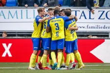 Thumbnail for article: Cambuur dendert dankzij drie goals in zes minuten over Go Ahead heen