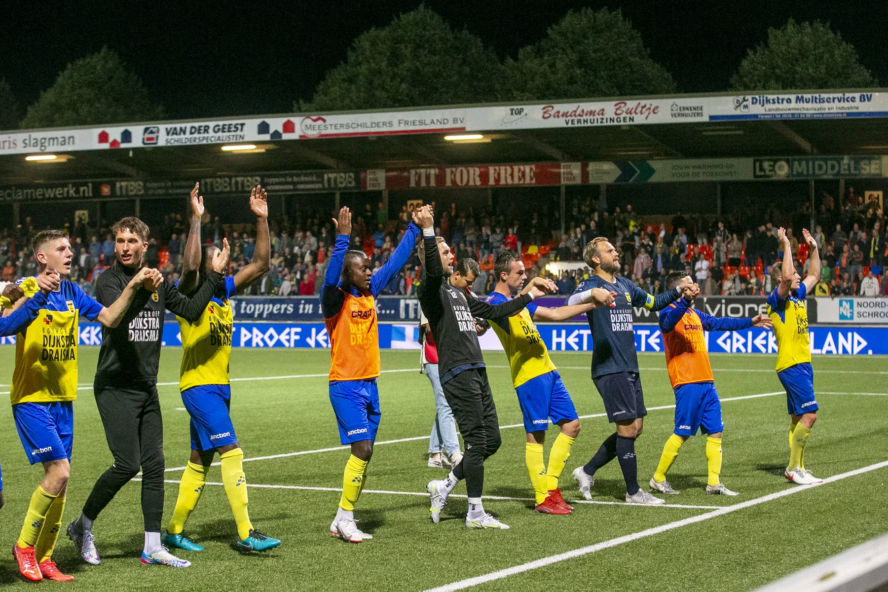 De Jong grapt na eclatante Cambuur-zege: 'Ajax-uit, natuurlijk een makkie'