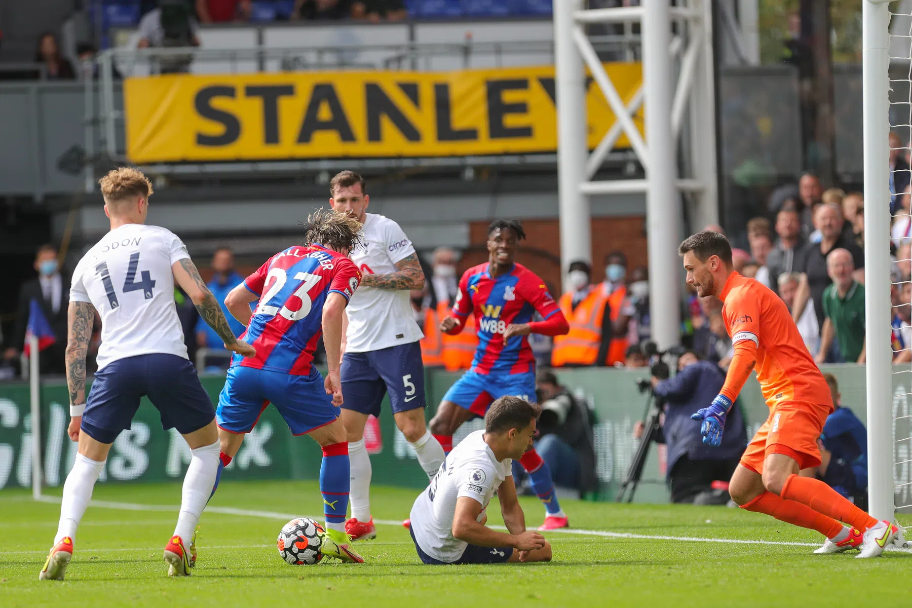 Onthutsend zwak Spurs beleeft dramatische middag bij Crystal Palace