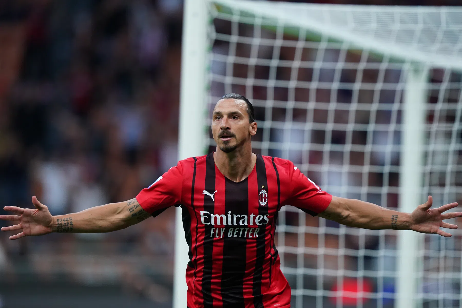 Ibrahimovic stelt juiste prioriteiten, speciaal Airborne-lied Vitesse
