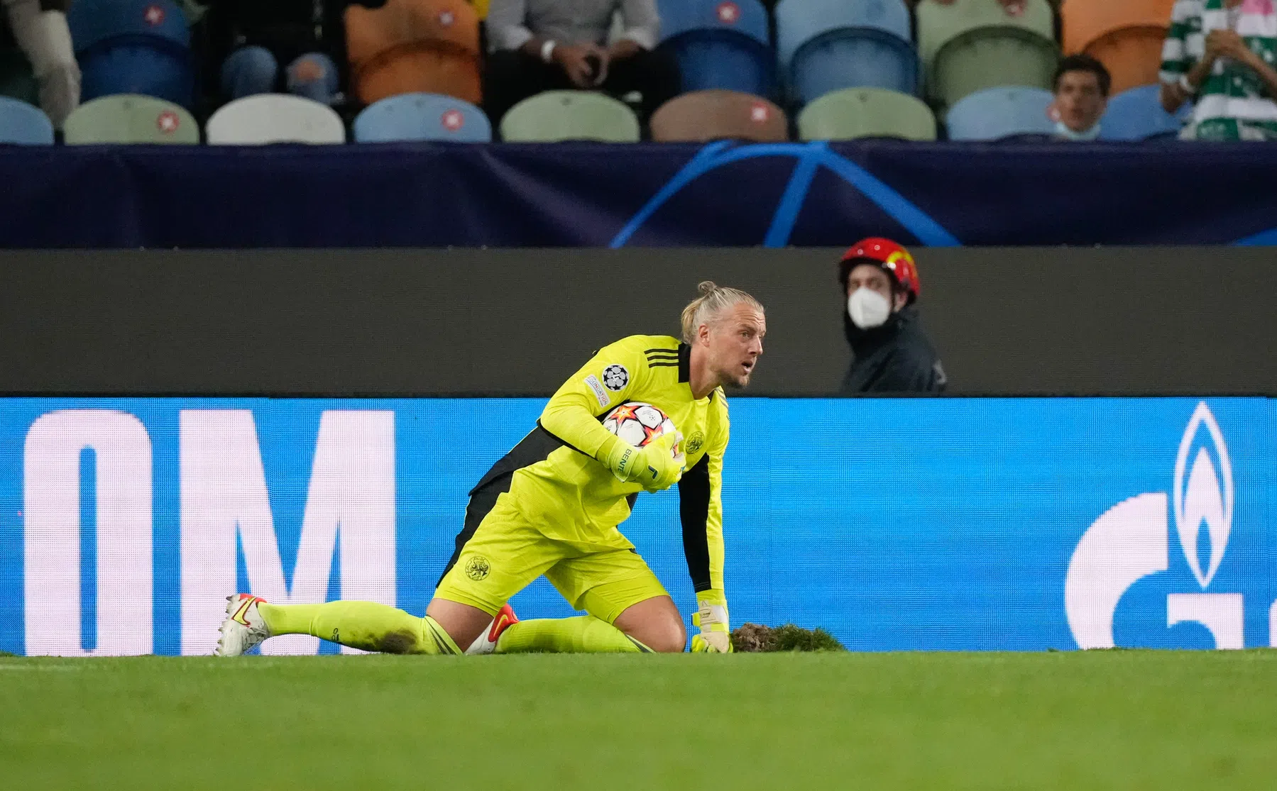 Sneijder kraakt Pasveer: 'De keeper van DHSC is beter'