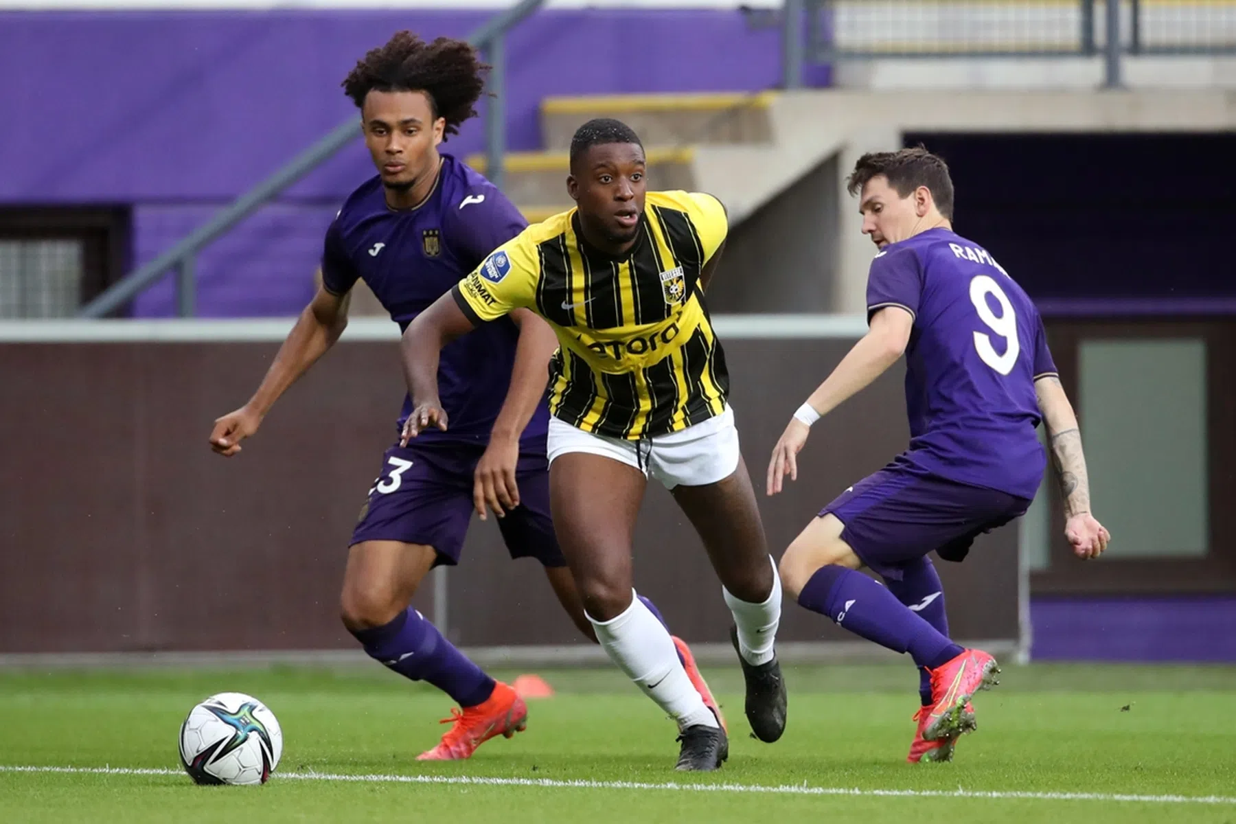 Vitesse met Yapi, Bazoer en Tannane tegen Mura