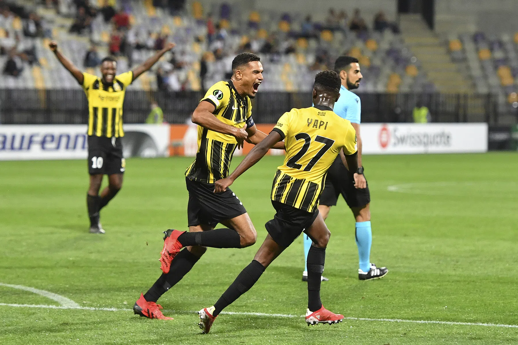 Vitesse meteen aan kop in Conference League na zege in Slovenië