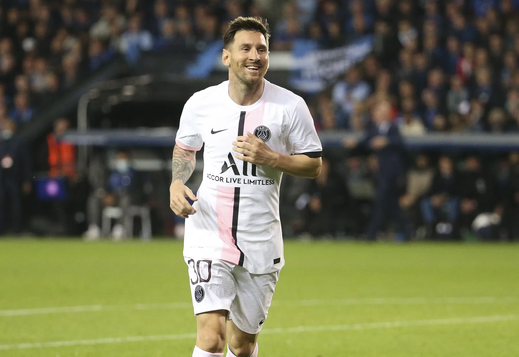 'XXL-salaris' Messi lekt uit: PSG maakt astronomisch bedrag over