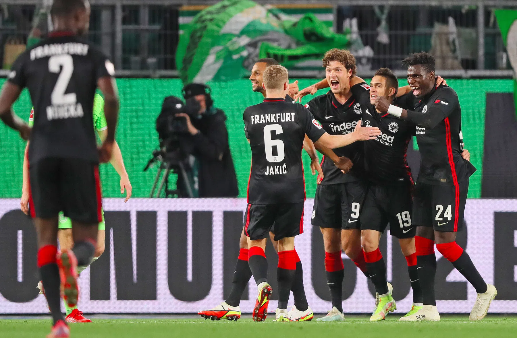 Lammers doet Van Bommel pijn met Bundesliga-primeur