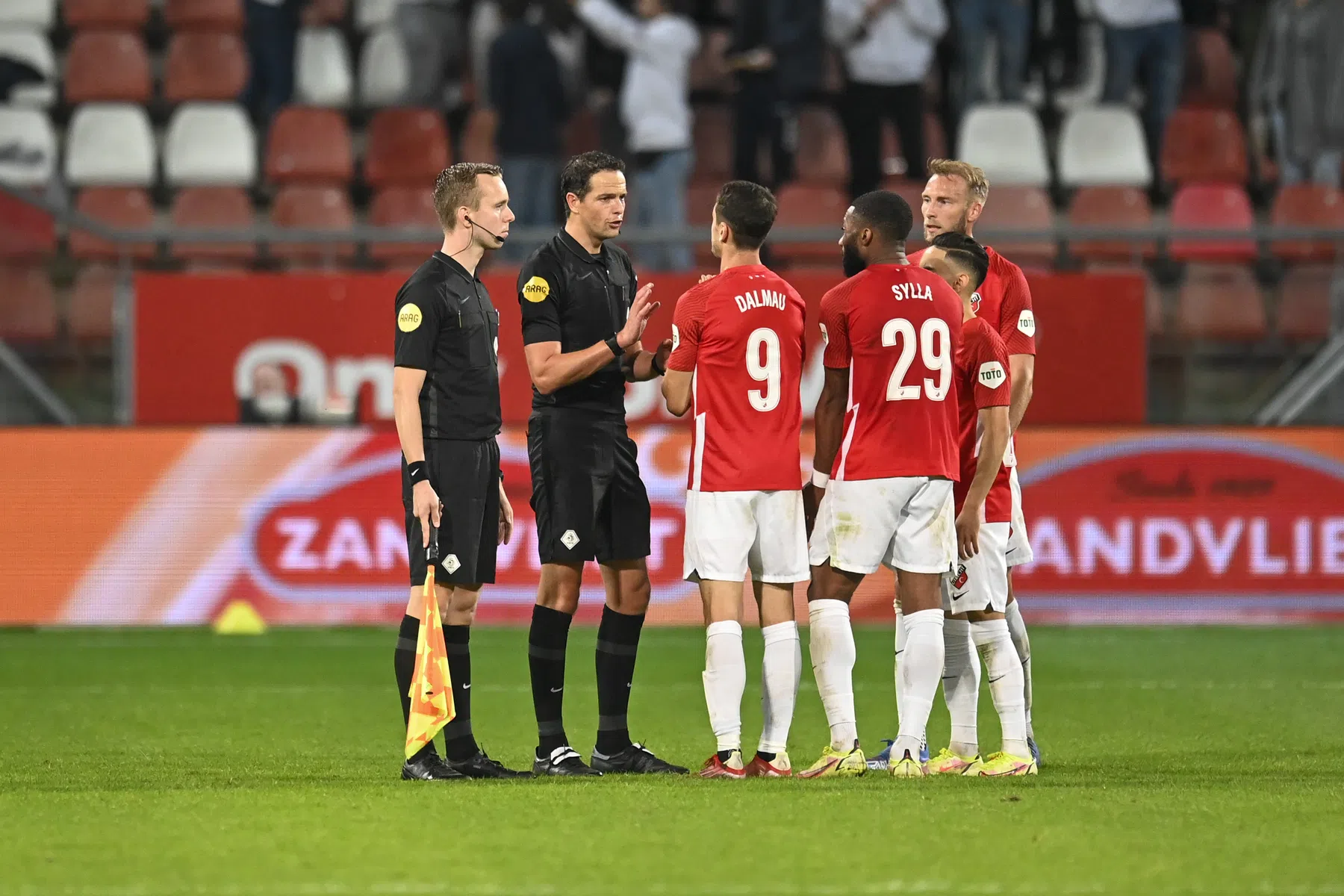 Martens legt uit: over reden tot staking en afgekeurde Utrecht-goal