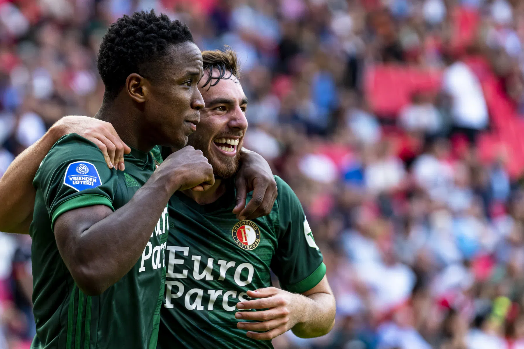 Indrukwekkende cijfers: Sinisterra laat Haller en Götze zijn hielen zien