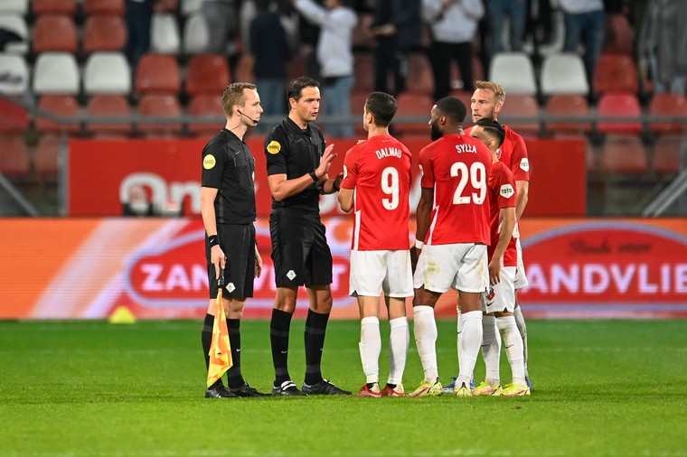 FC Utrecht moet na gestaakt competitieduel vrezen voor straf