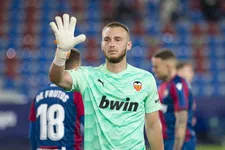 Thumbnail for article: Herkansing lonkt voor Cillessen: piepjonge concurrent blundert opnieuw