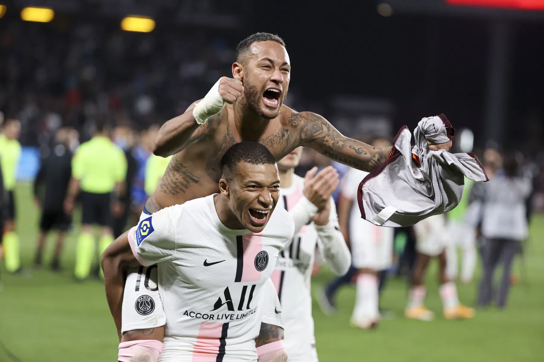 Mbappé schrijft geschiedenis in Ligue 1 na turbulente maand