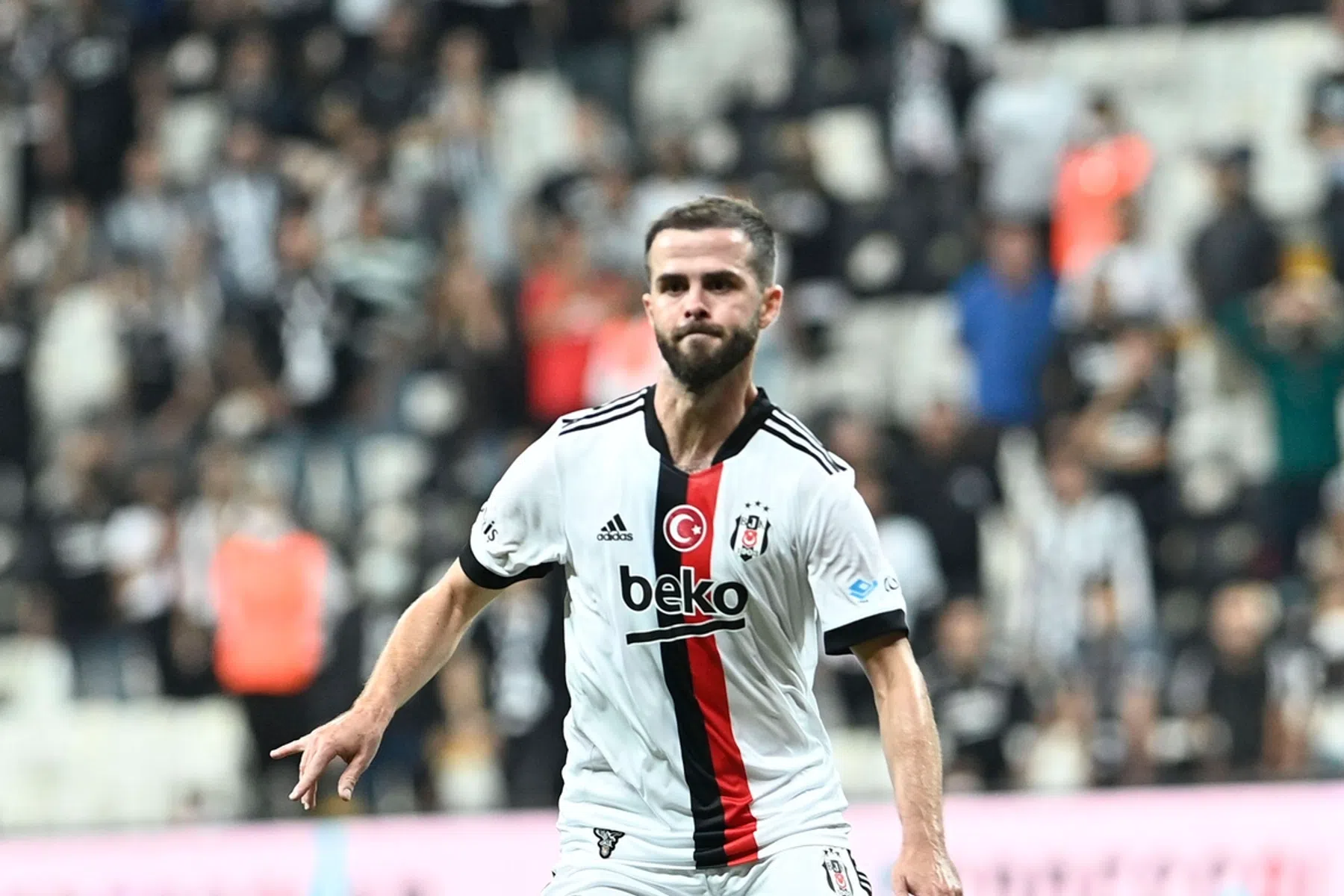 Geplaagd Besiktas baalt: 'Pjanic gaat Ajax niet halen'