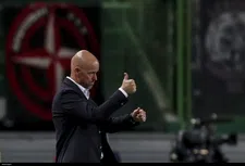 Thumbnail for article: 'Hallelujah-sfeer' zegt Ten Hag niet veel: 'We moeten nog veel verbeteren'