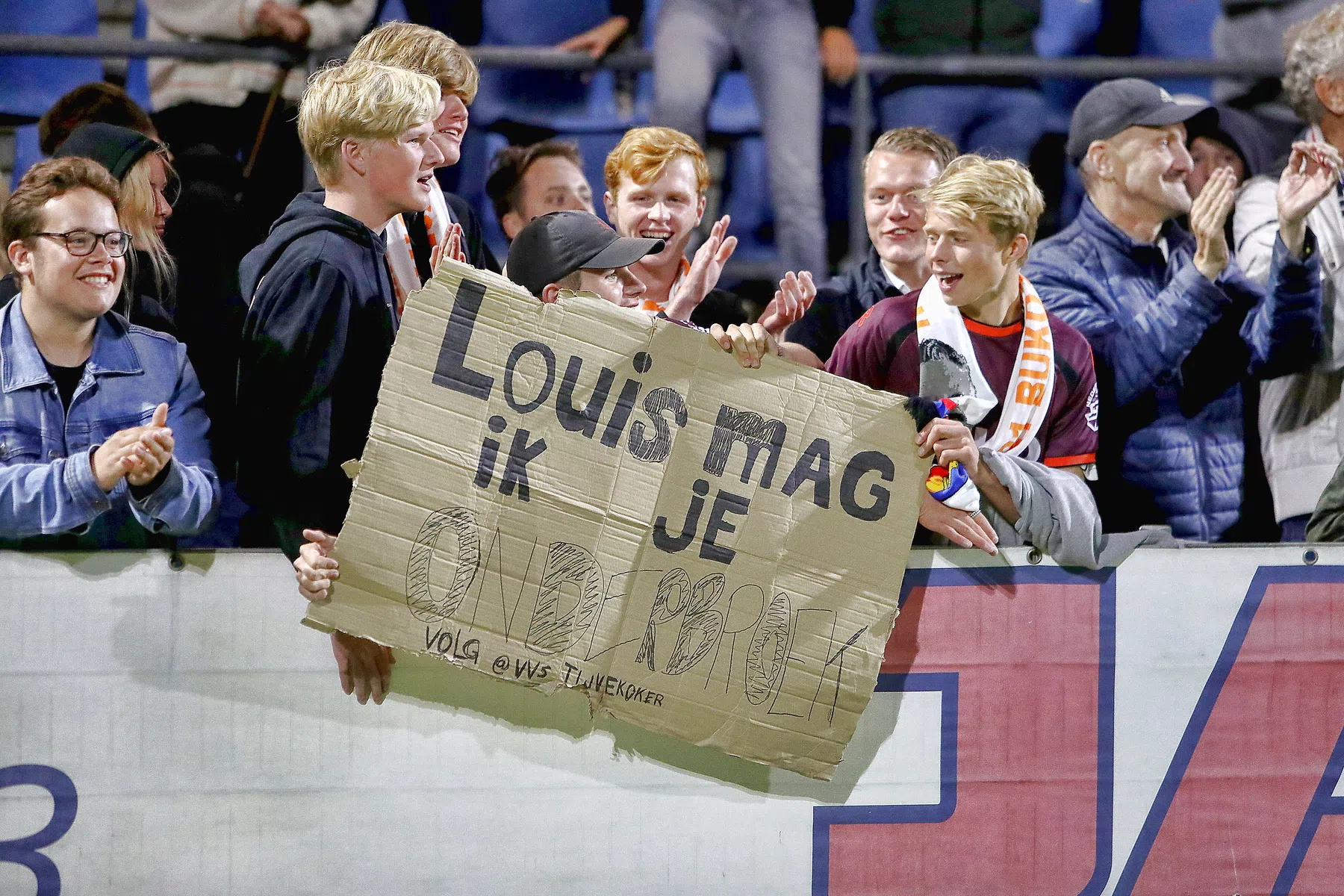 Veiling kledingstukken Van Gaal schroeft opbrengst verder op 