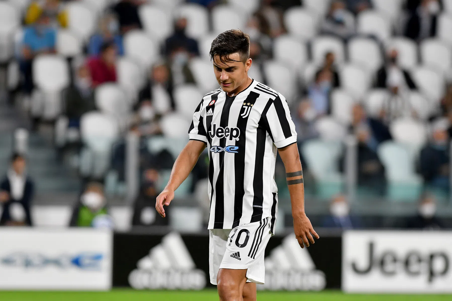 Vrees voor zware blessure: Dybala in tranen van het veld