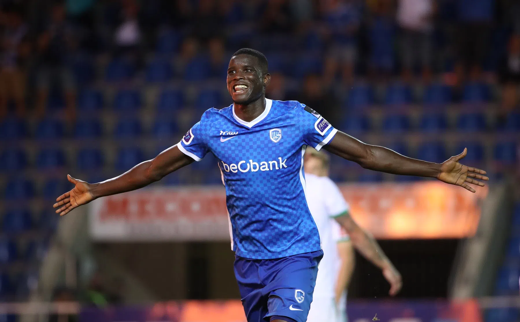 Onuachu blijft maar scoren: Genk herpakt zich na verlies in Antwerpen