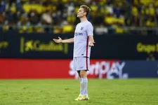 Thumbnail for article: Gullit opnieuw kritisch over 'postbode' Frenkie de Jong: 'Zo kan ik het ook'