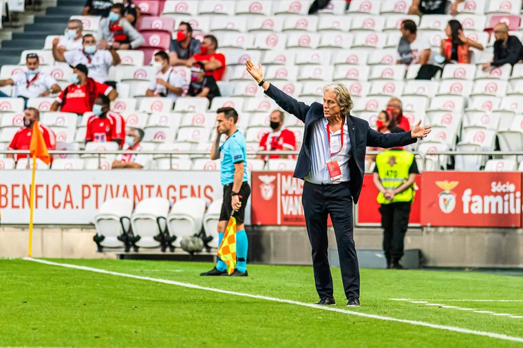 Beleefd Benfica: 'Barcelona nog steeds een van de beste teams van Europa'