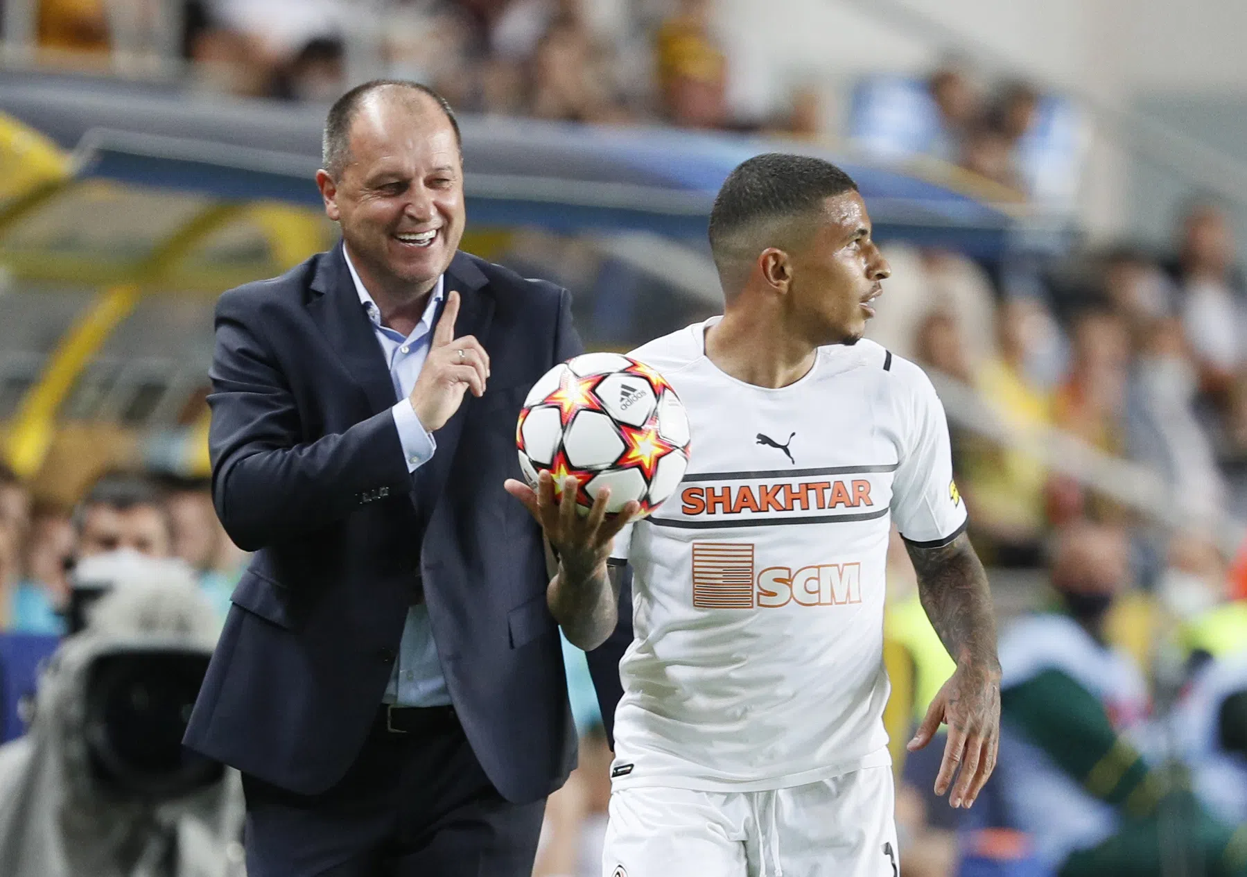 Winnende coach FC Sheriff sneert naar Kuijt in overwinningsspeech