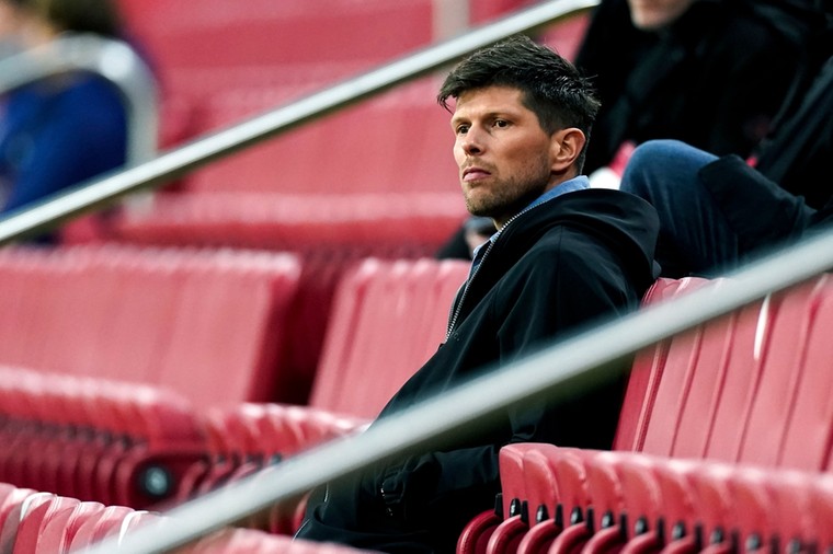 Huntelaar verkent bij Vitesse het trainersvak