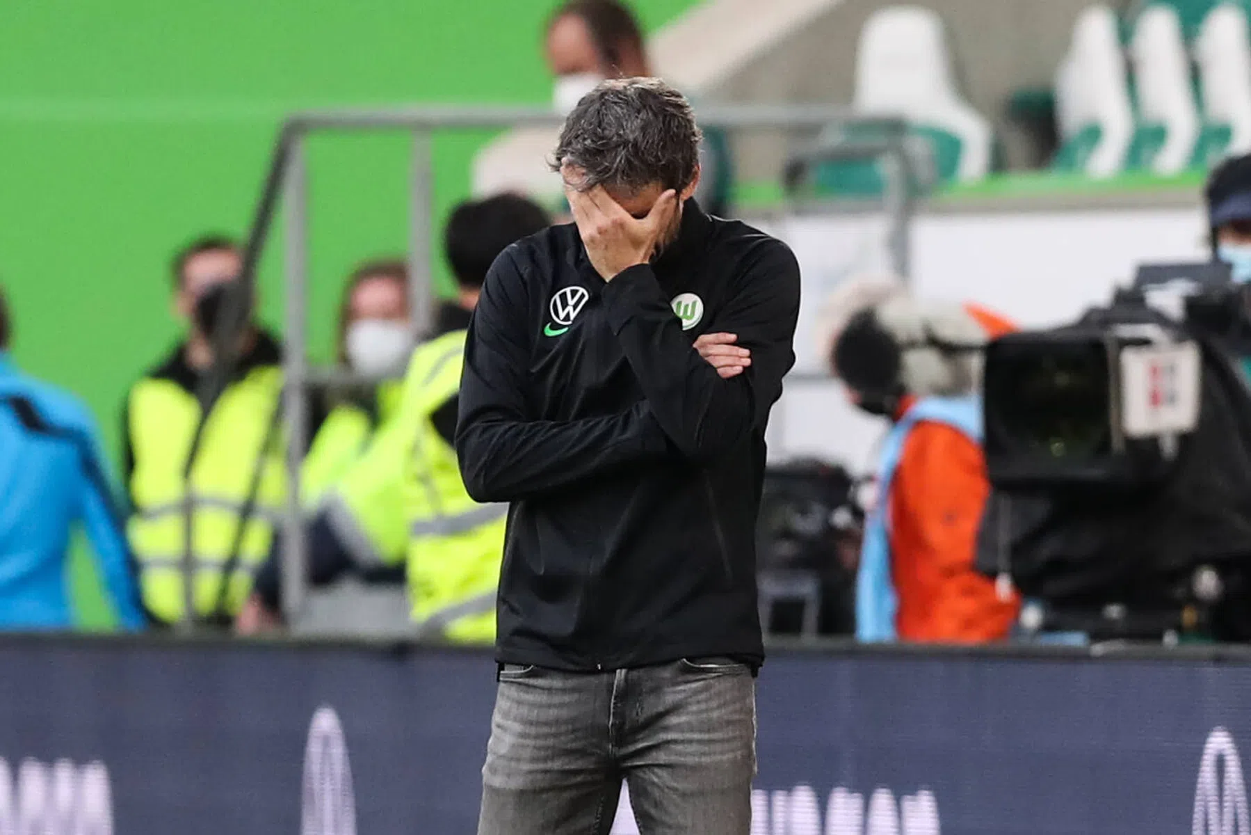 Van Bommel: 'Verrast en teleurgesteld'