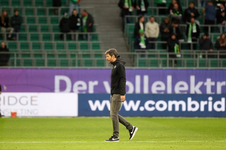 Geduld Wolfsburg nu al op: Van Bommel na dertien duels ontslagen