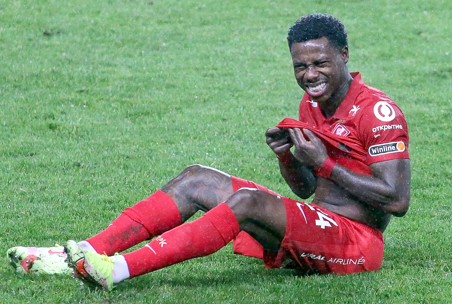 Historische afgang Spartak: goal Promes is het enige lichtpuntje