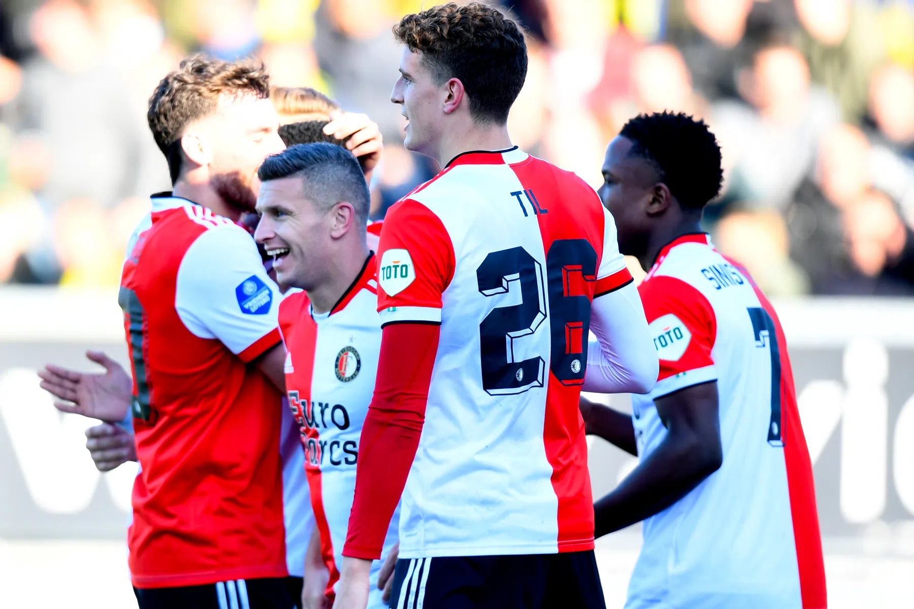 Feyenoord toont veerkracht en worstelt zich wél langs Cambuur