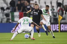 Thumbnail for article: De Ligt krijgt in voor hem bijzonder duel dreun in blessuretijd