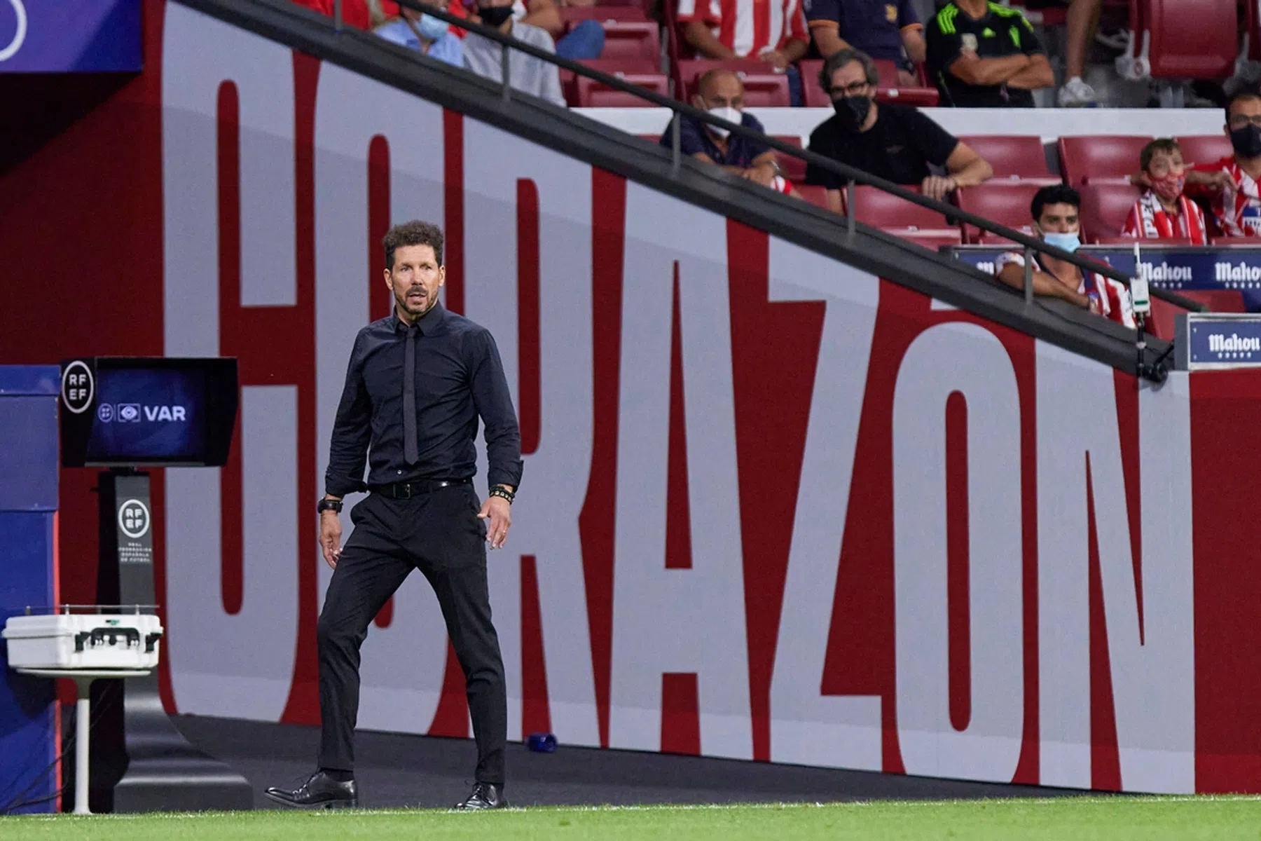 Simeone geniet op het balkon: grootste seizoenszege Atlético