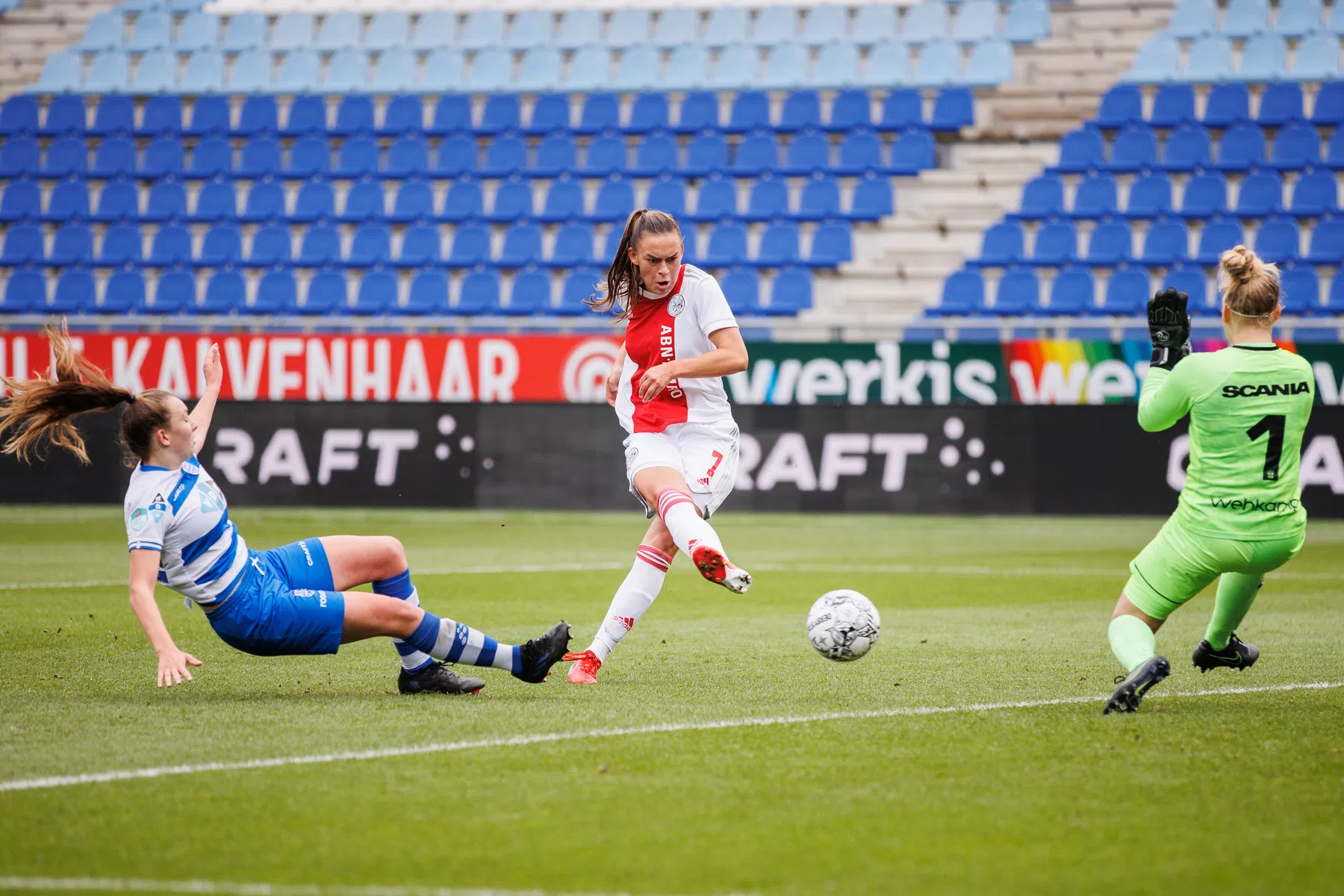 Feyenoord nieuwe koploper, ook Ajax wint