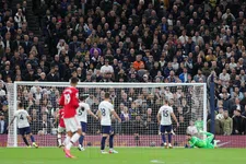 Thumbnail for article: Saai, zuur, gebrek aan vuurwerk: Tottenham krijgt veel kritiek over zich heen