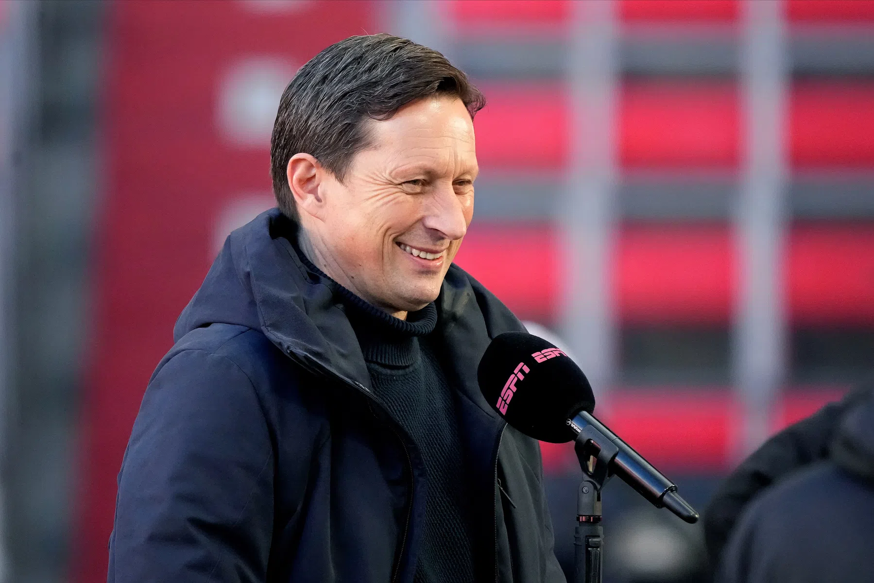 Schmidt blikt lachend vooruit op duel Ajax: 'Ja, Go Ahead is erg goed'