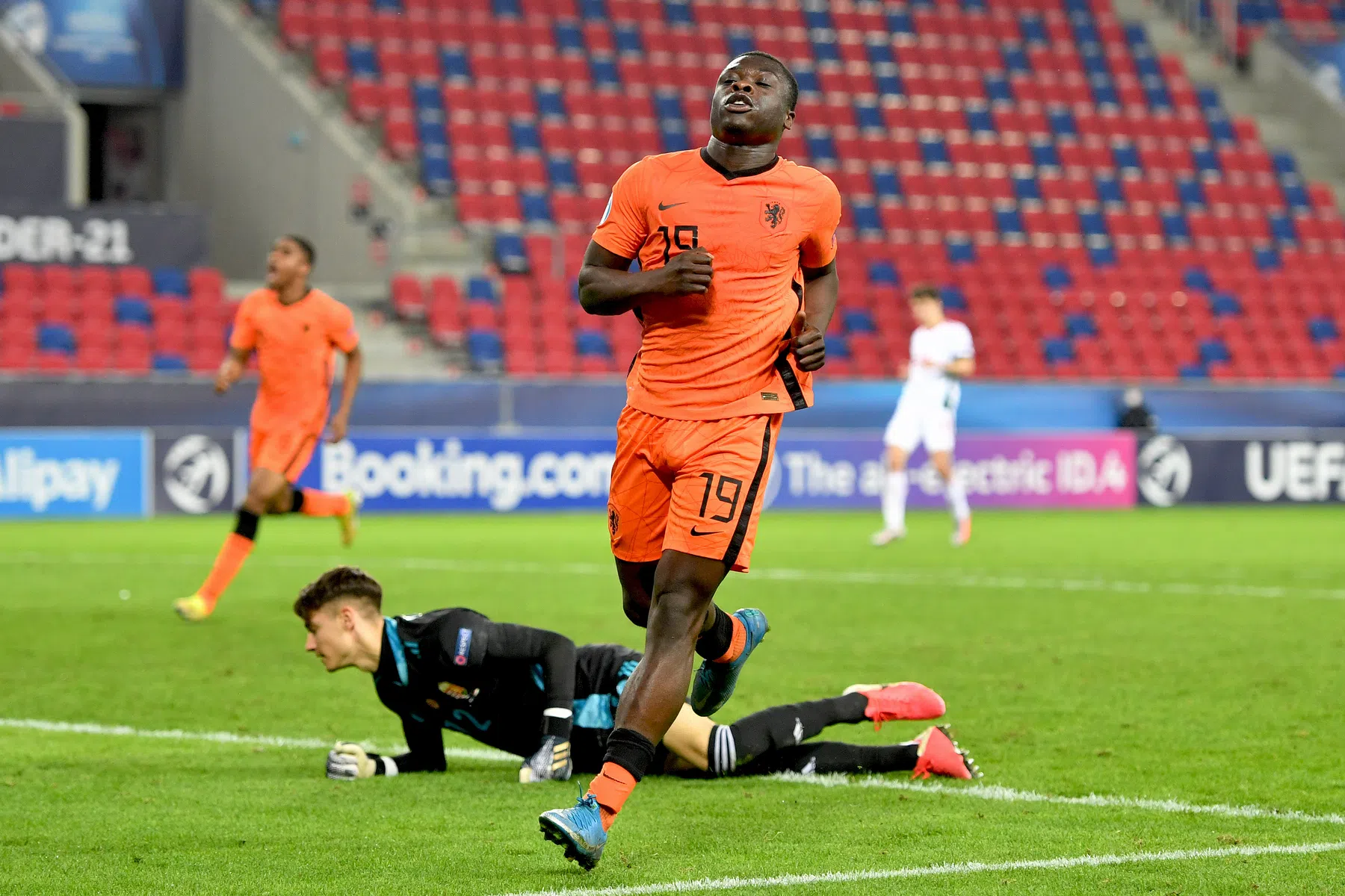 De Zoom-meeting die ervoor zorgde dat niemand Jong Oranje kan zien