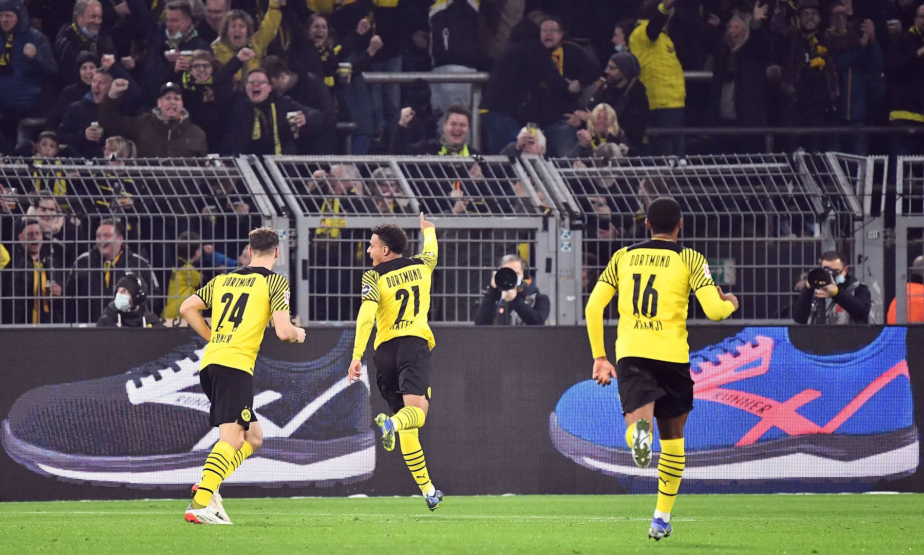 Malen maakt Dortmund blij: 'Het werd tijd dat hij zou scoren'