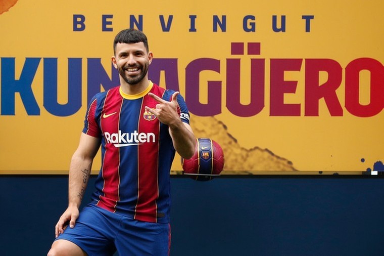 Nasri bevestigt: Agüero gaat punt achter loopbaan zetten
