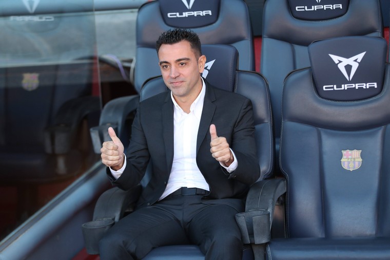 Xavi zorgt met eerste Barcelona-opstelling direct voor verrassing 