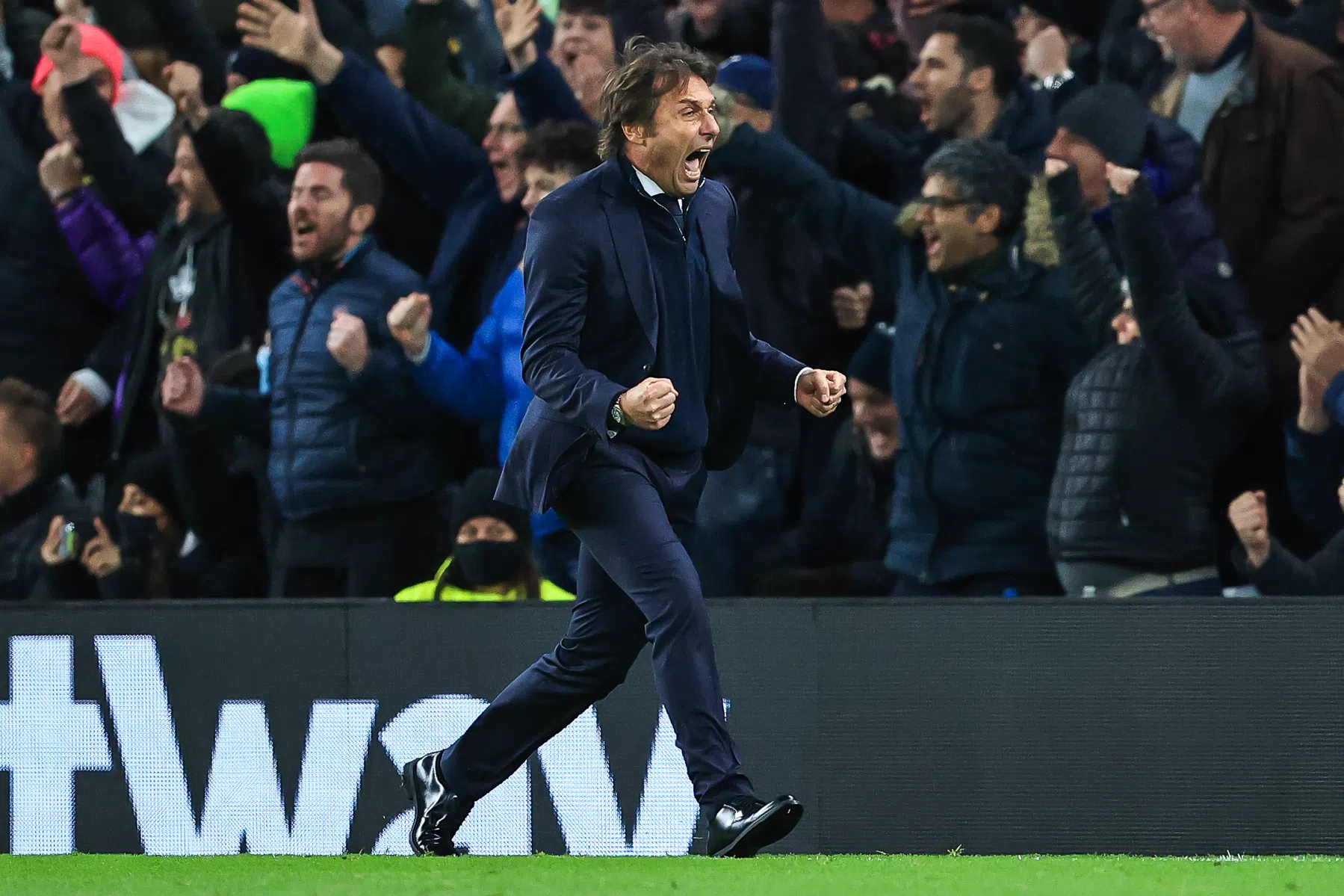 Conte verklaart ouderwetse ontploffing langs de lijn