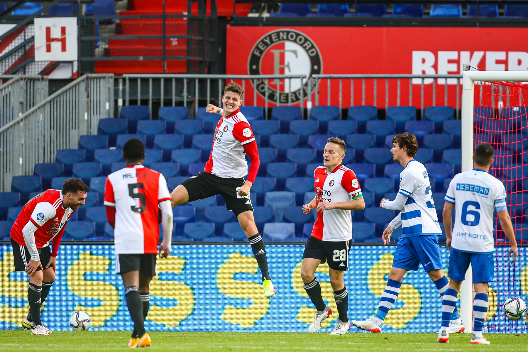 Dramatisch PEC-debuut Schreuder bezorgt Feyenoord doodeenvoudige middag