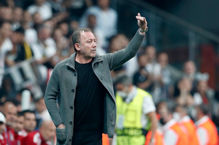 Ajax treft Besiktas in zwaar weer: 'Zo kan het niet verder'