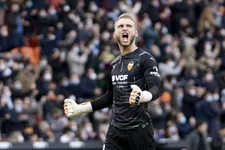 Thumbnail for article: Cillessen vindt vorm terug en geeft zelfs assist bij Valencia