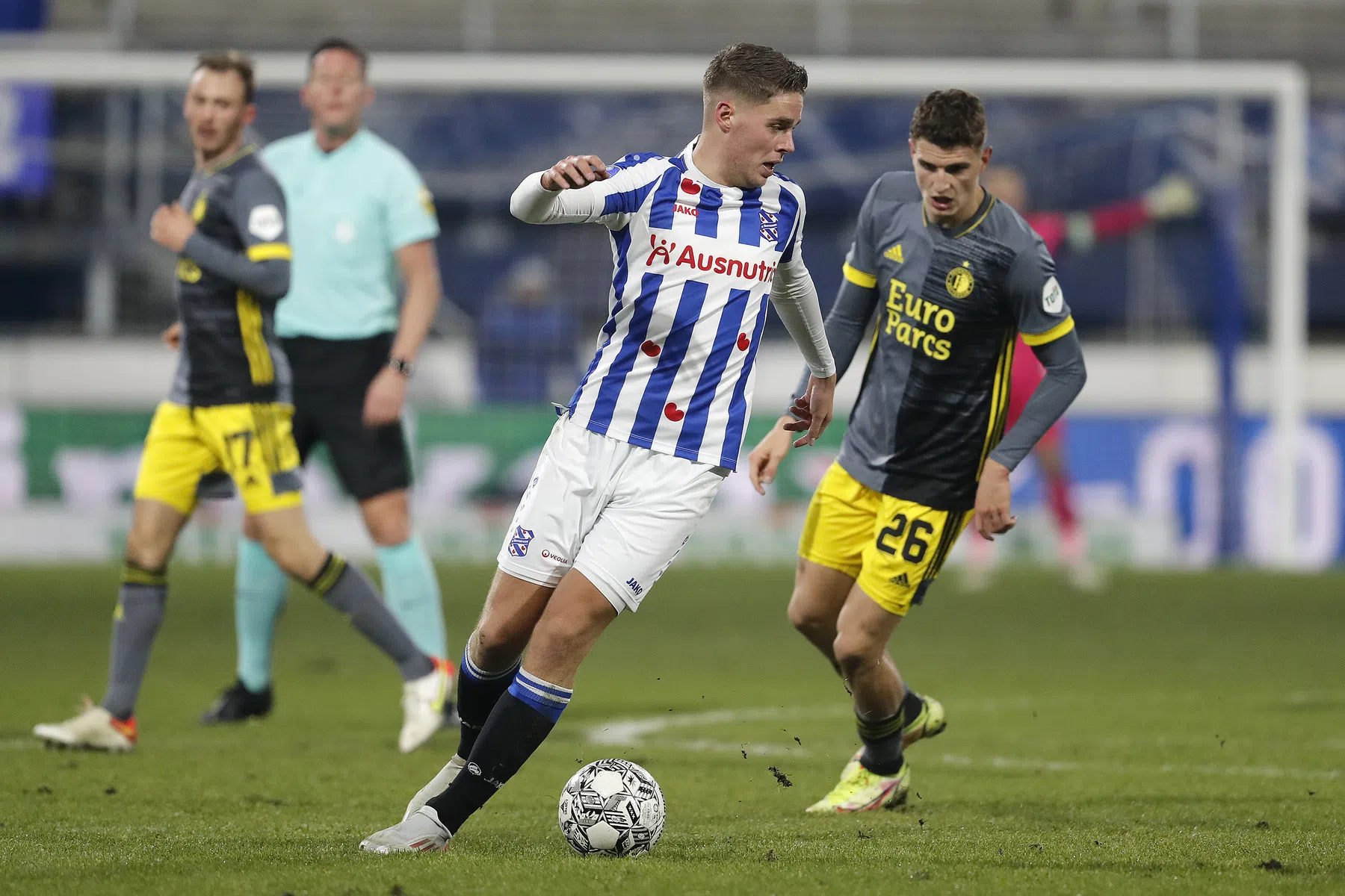 Feyenoord meldt zich voor Joey Veerman