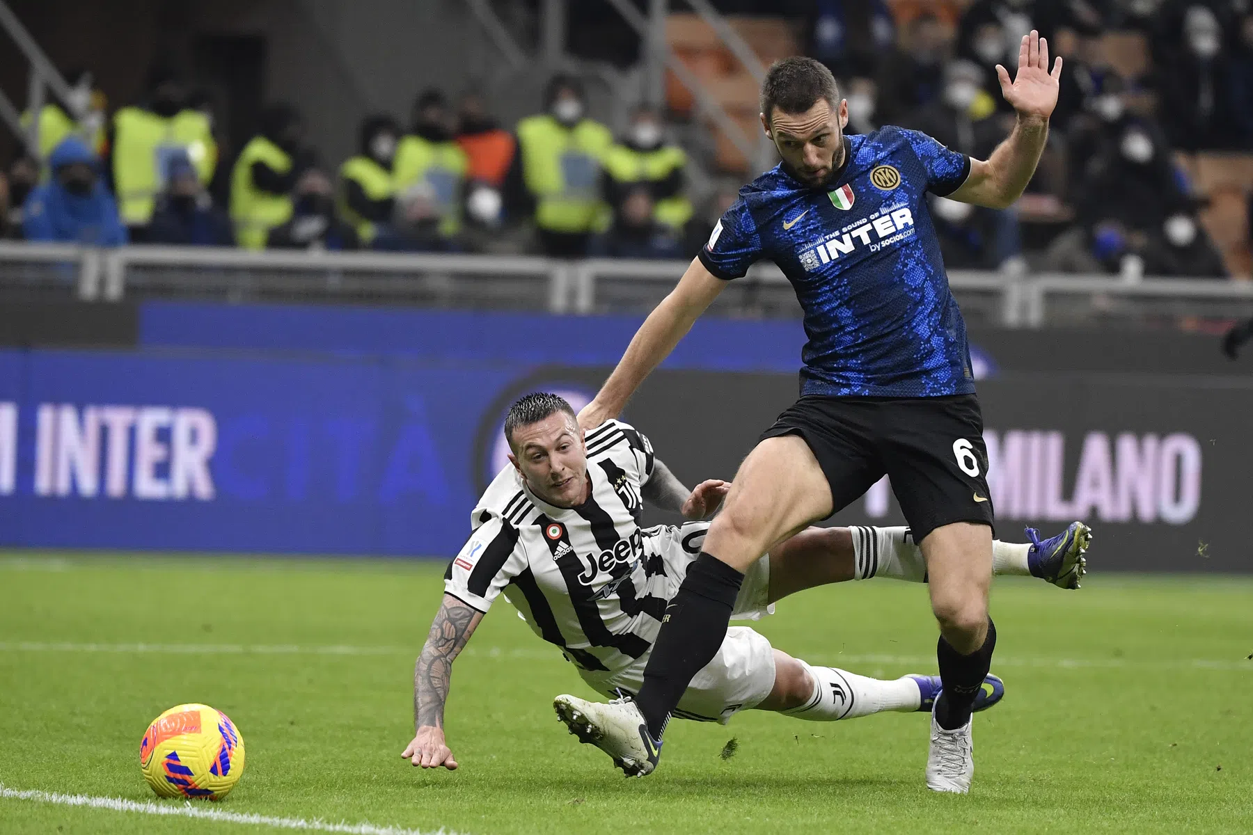 Sánchez schenkt Inter Supercoppa na geblunder Juve in extremis