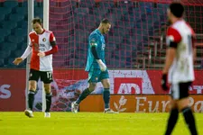 Thumbnail for article: Feyenoord door fout Bijlow opnieuw onderuit tegen Vitesse