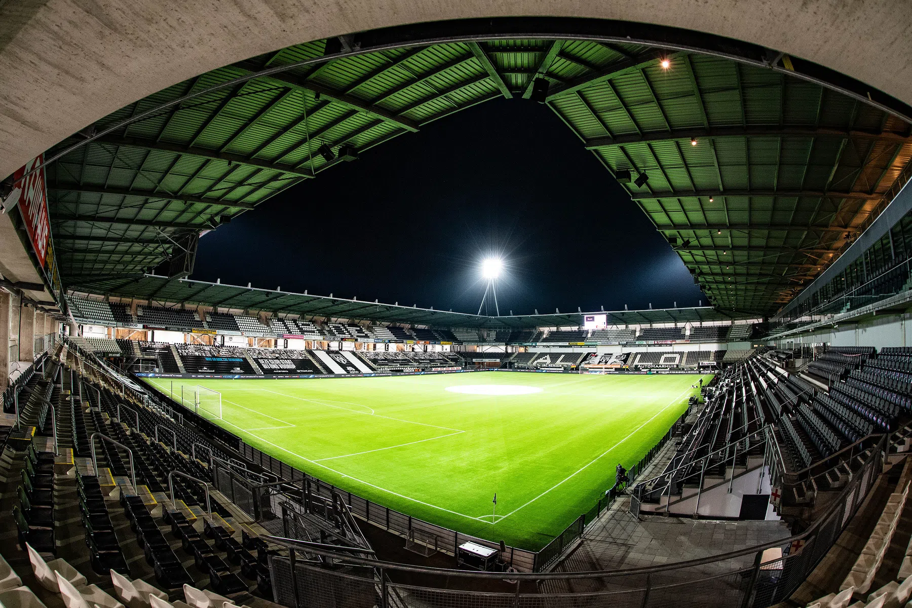 'De clubs willen uit protest de stadions open gooien'