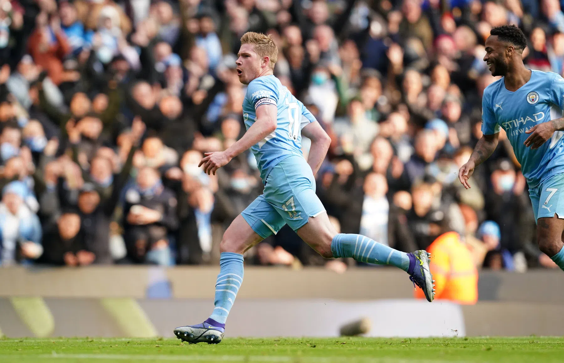 Uitblinker De Bruyne zet Chelsea op gigantische afstand in titelstrijd