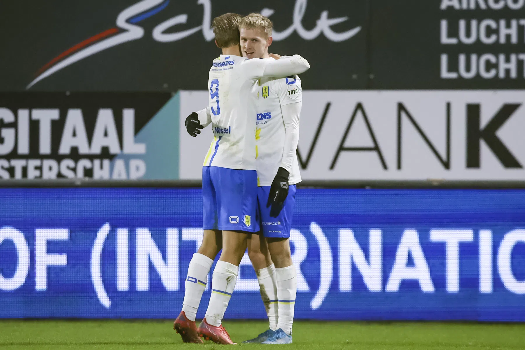 Lovende woorden voor Odgaard en een balende reservedoelman